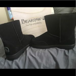 Be a true patriot in these very comfortable and warm Faux fur lining boots 🥾